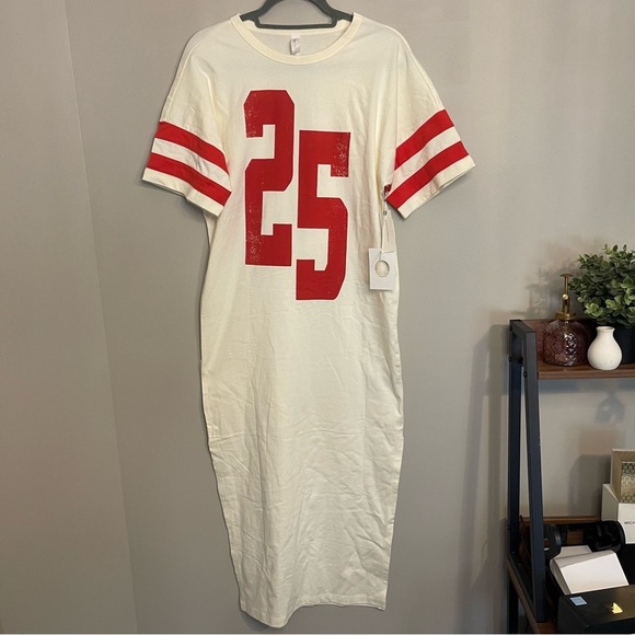 Daily Practice Sporty White and Red Dress - Picture 5 of 12